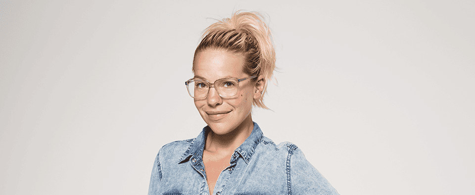 Actrice Eline De Munck Gets Dirty!